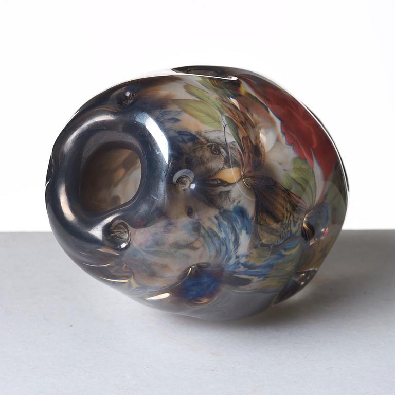 Per B. Sundberg, a unique "Fabula" glass vase, Orrefors, Sweden 2000.