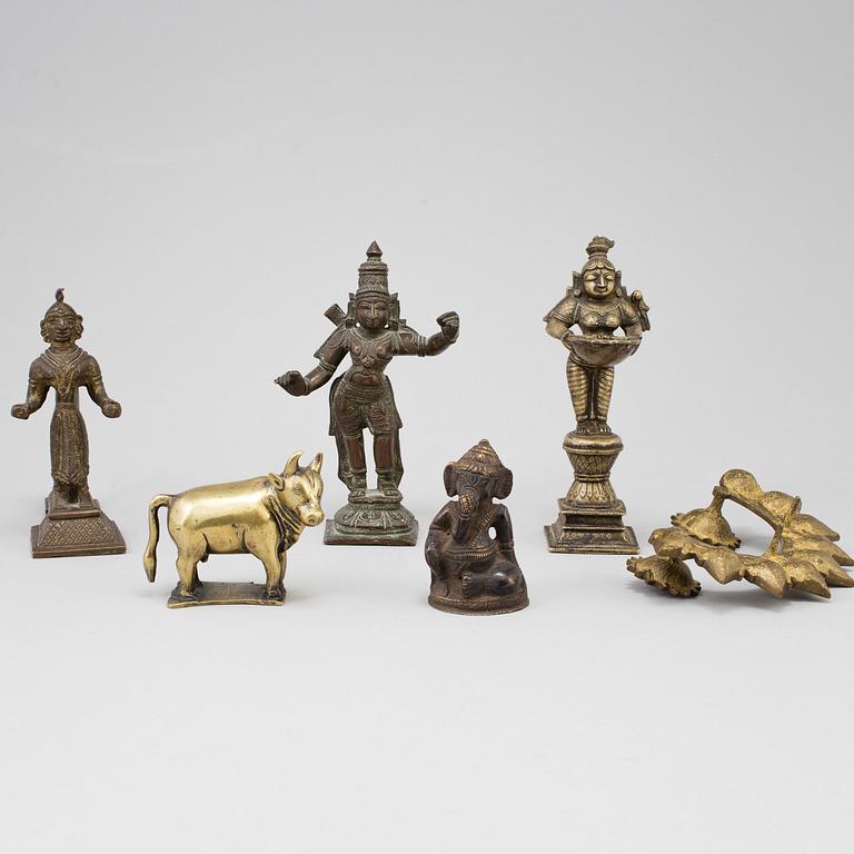 GUDOMAR, fem stycken, brons. Indien, tidigt 1900-tal.