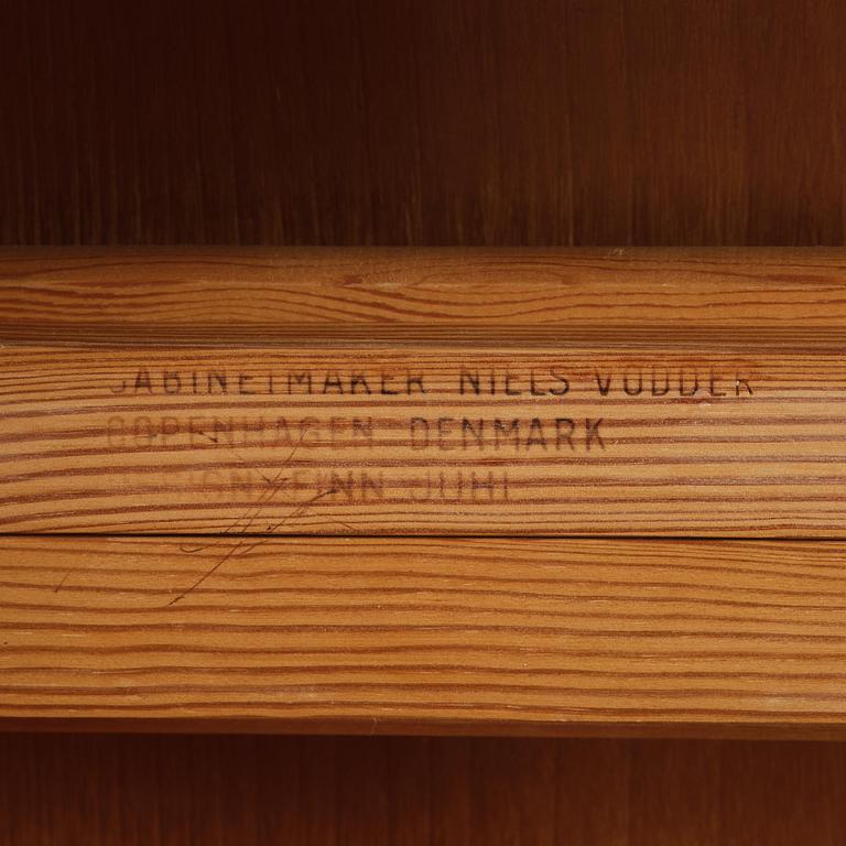 Finn Juhl, a teak dining table, Niels Vodder, Denmark, 1960s.
