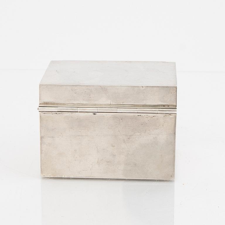 A Swedish 20th century sterling silver box mark of Lars Håkansson Malmö 1993 weight 2336 grams.