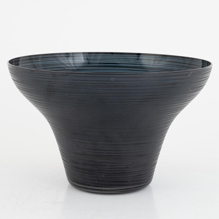 Ingegerd Råman, a bowl, Orrefors 2006.