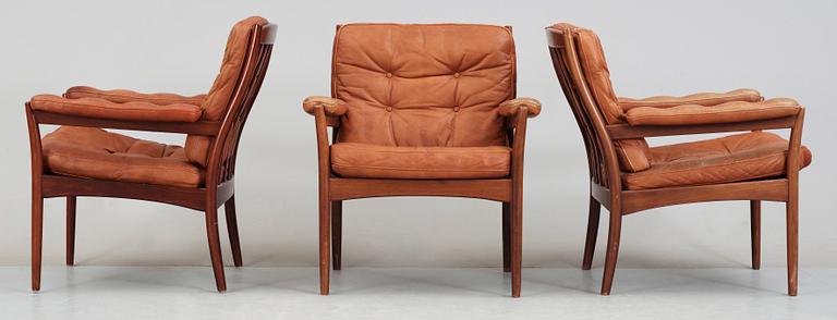 FÅTÖLJER, 3 st. Götemöbler. 1900-talets andra hälft.