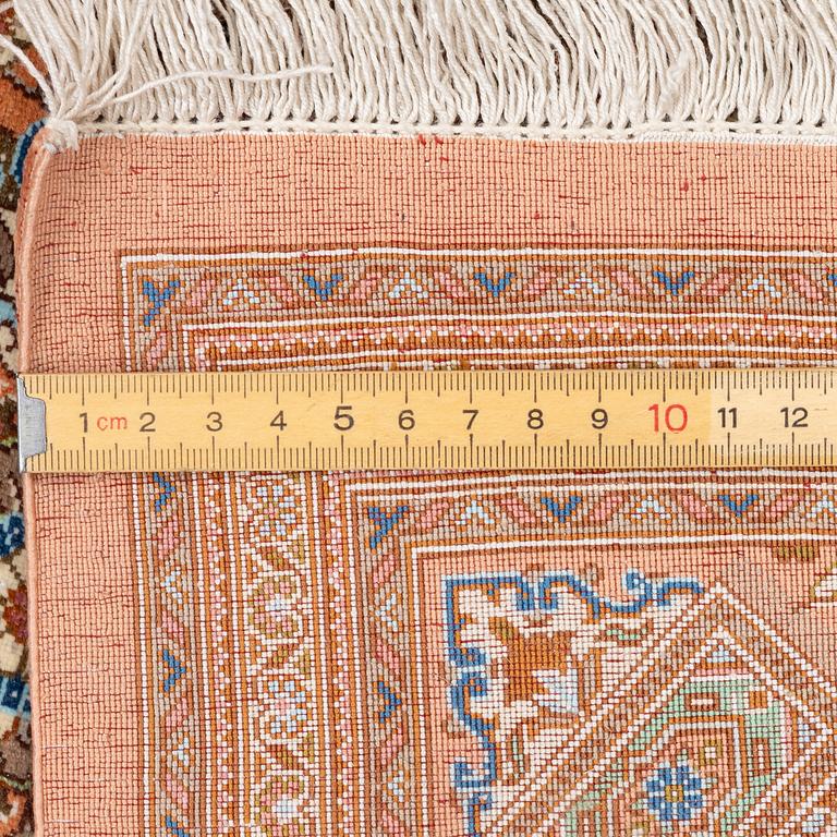 Rug, Old Ghom Central Persia, Signed Abbas Janshidi, c. 150 x 93 cm.