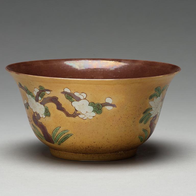 A brinial bowl, Qing dynasty, Kangxi (1662-1722).