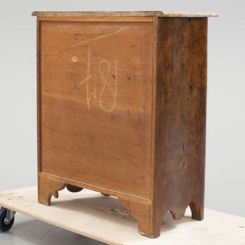 A ca 1900 chest of drawers.