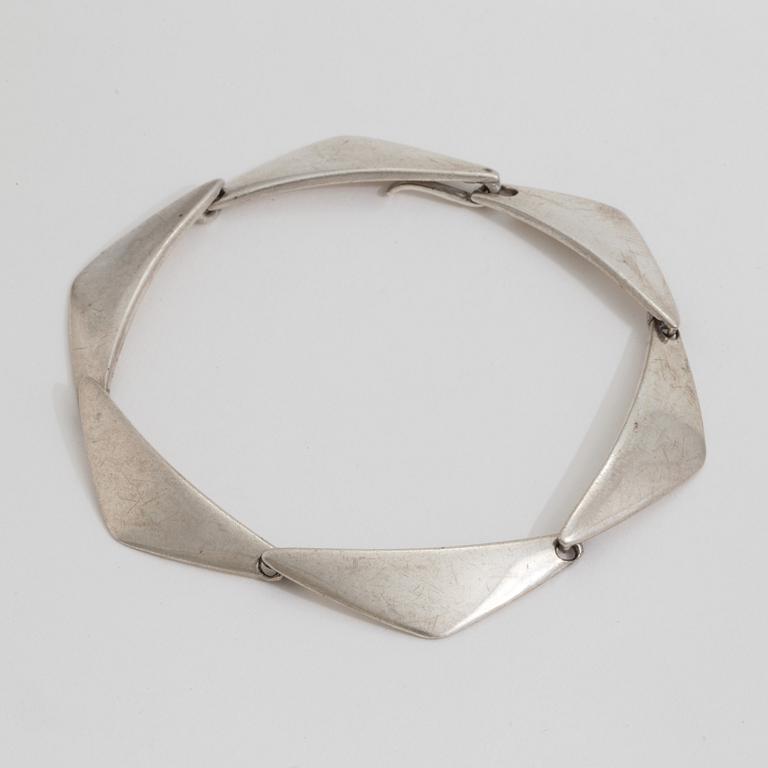 A bracelet by Hans Hansen, Kolding, Denmark.