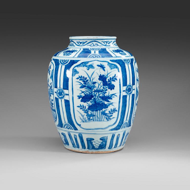 A large blue and white jar, Ming dynasty, 17th Century.