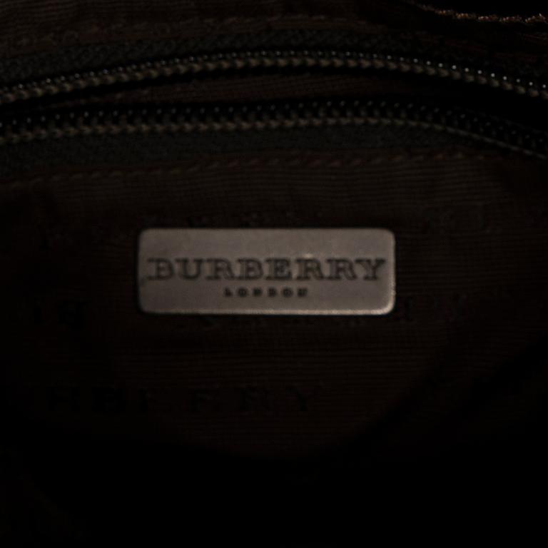 VÄSKA och NECESSÄR, Burberry.