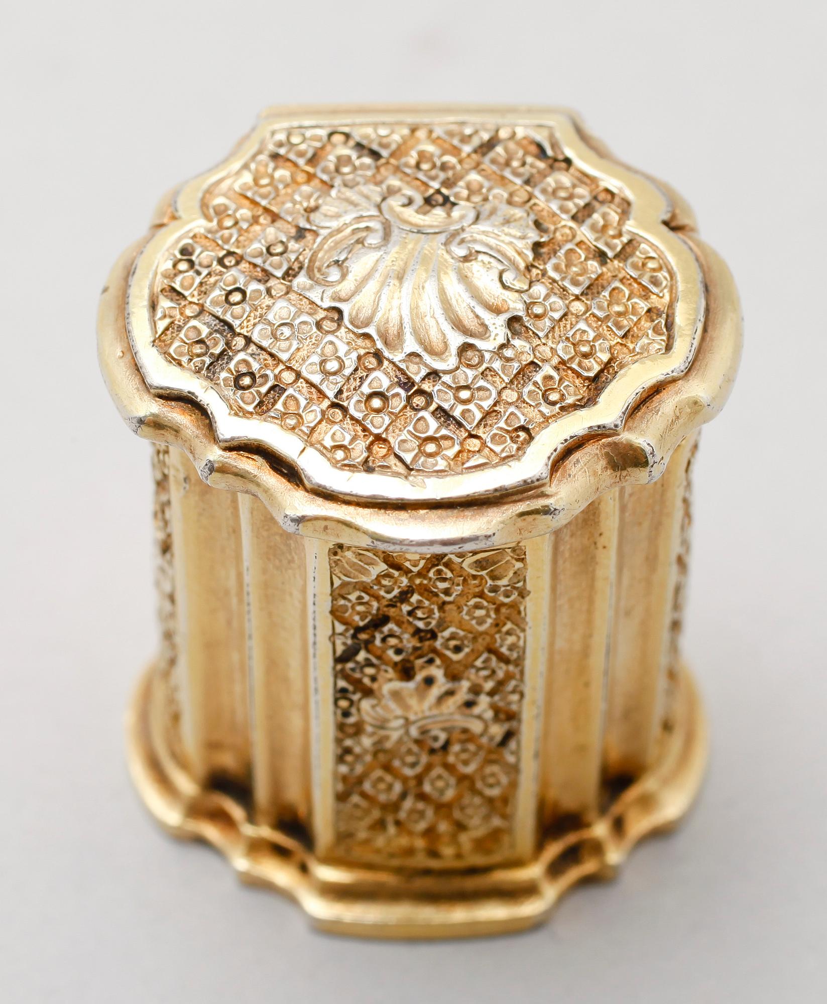 DOSA, förgyllt silver, Samuel Presser, Linköping 1761. Vikt ca 27 g.