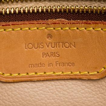 LAUKKU, "Petit Bucket", Louis Vuitton.