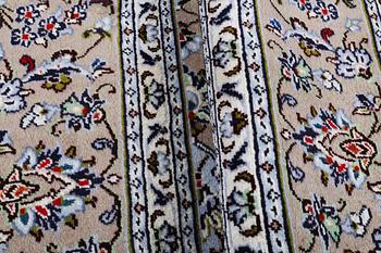 A carpet, Kashan, ca 291 x 203 cm.