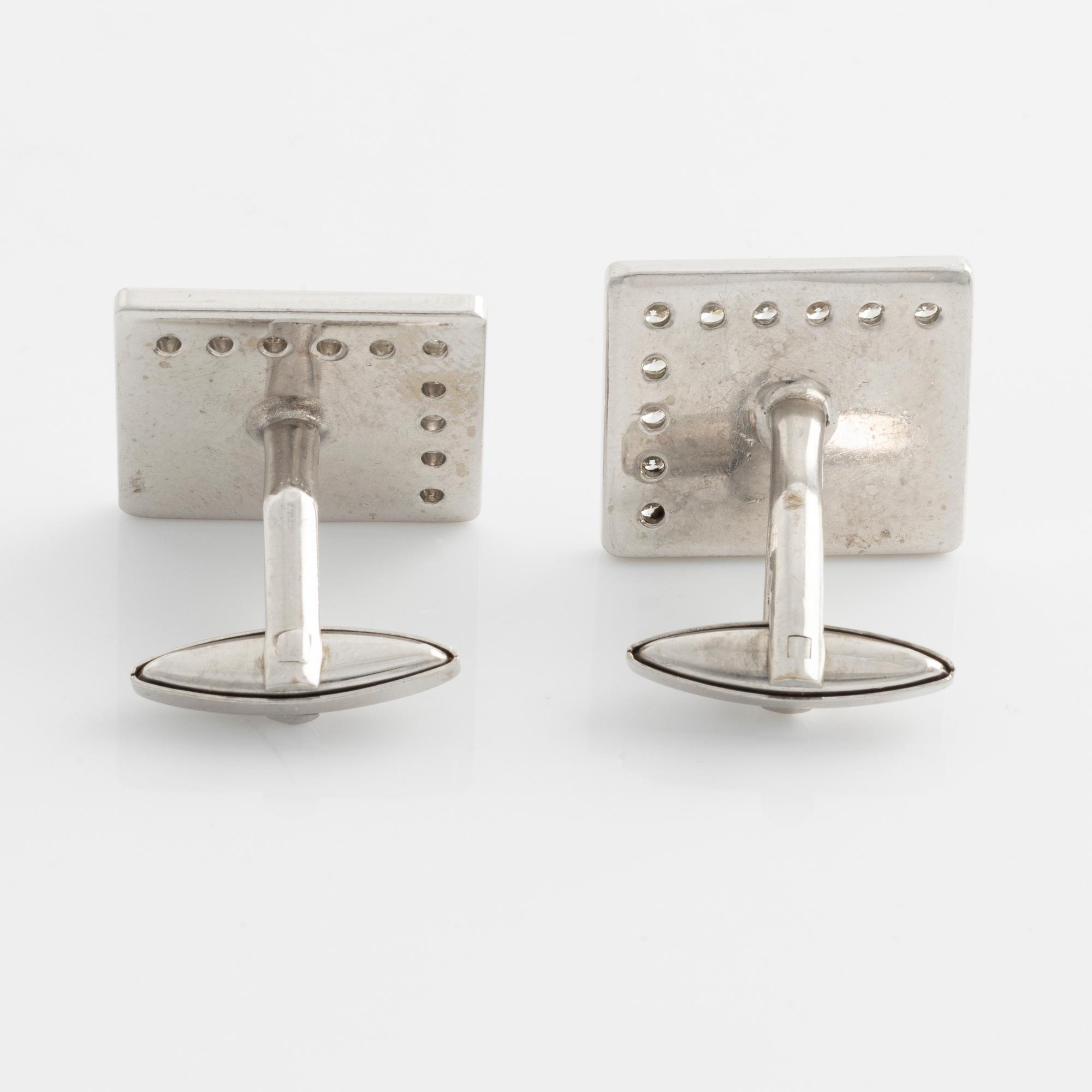 Cufflinks, a pair, white gold with brilliant-cut diamonds.