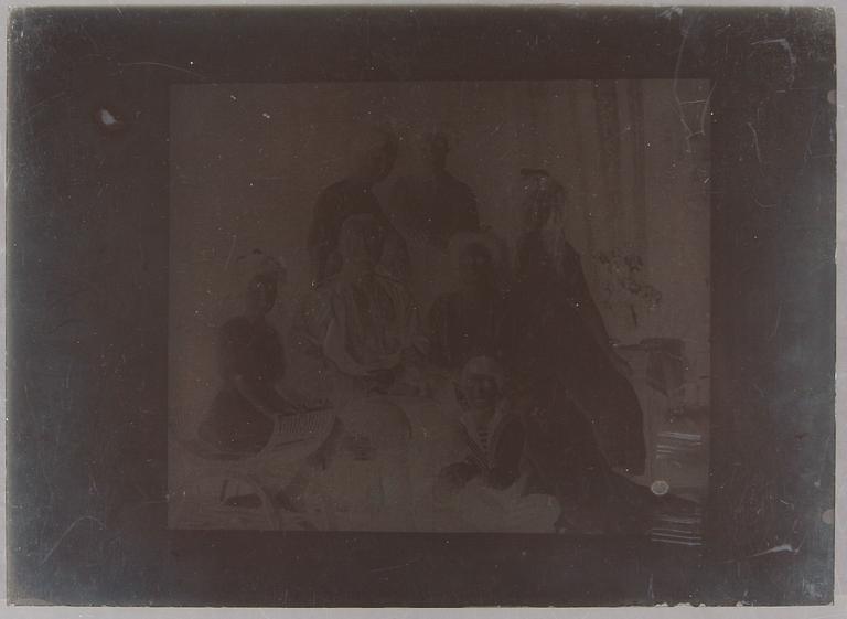 PARTI FOTONEGATIV PÅ GLASPLÅTAR, 14 st, ryska motiv, troligen 1920-tal.