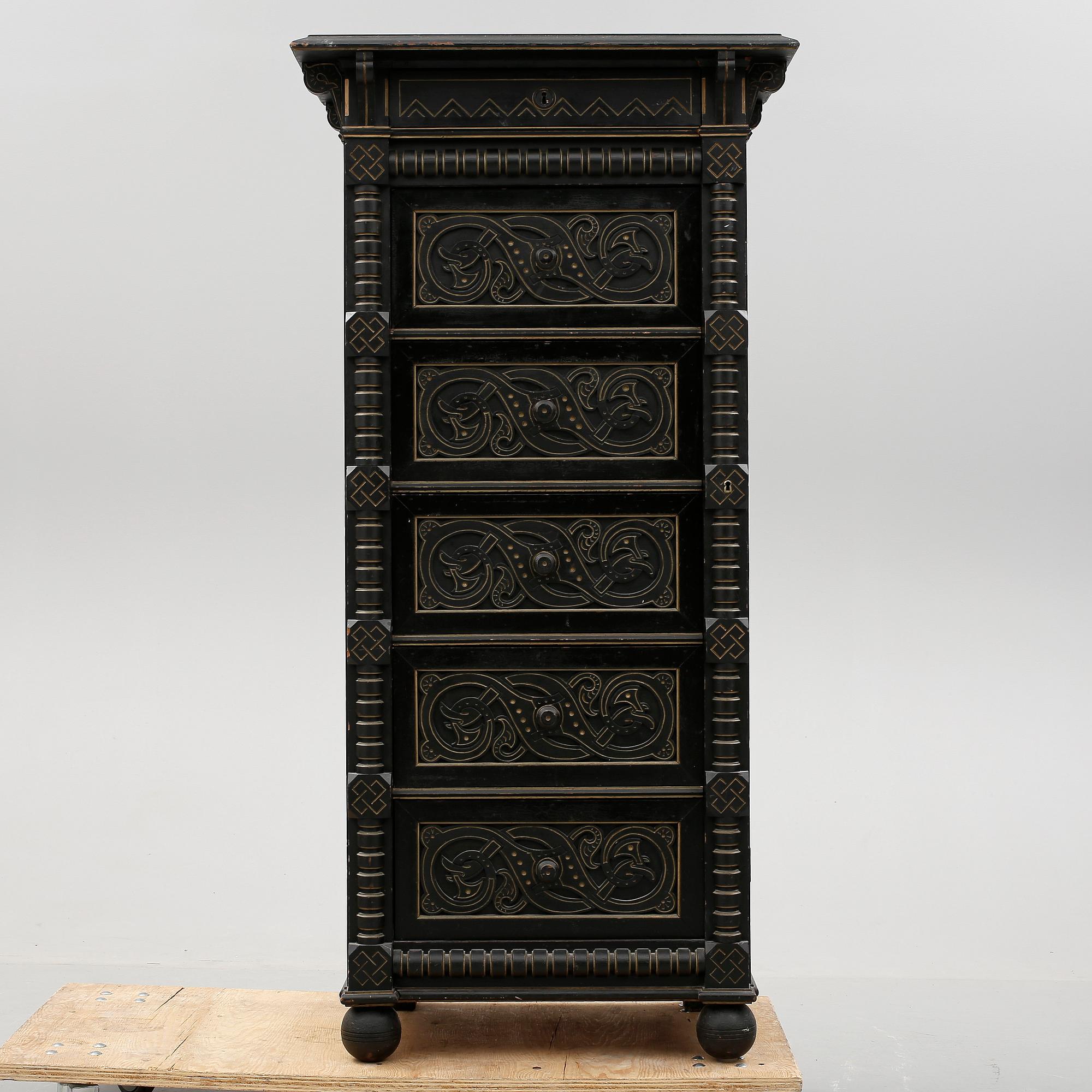 SKRIVBYRÅ, fornnordisk stil, sent 1800-tal.