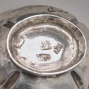 A Russian silver vodka cup, makers mark Fyedor Tichonov Kryskev, Moscow 1770´s.