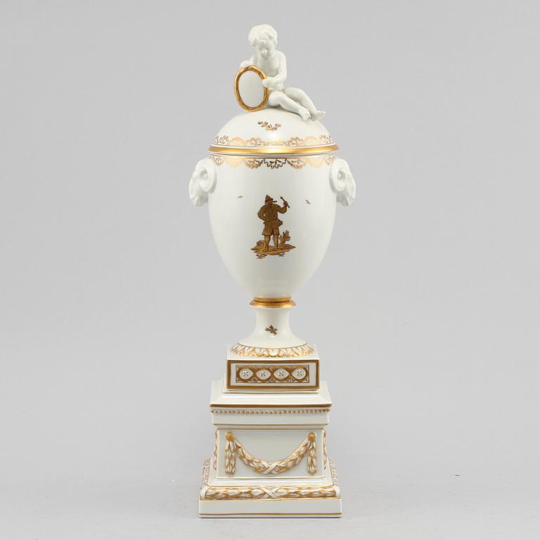 LOCKURNA, porslin, Royal Copenhagen, efter 1905.