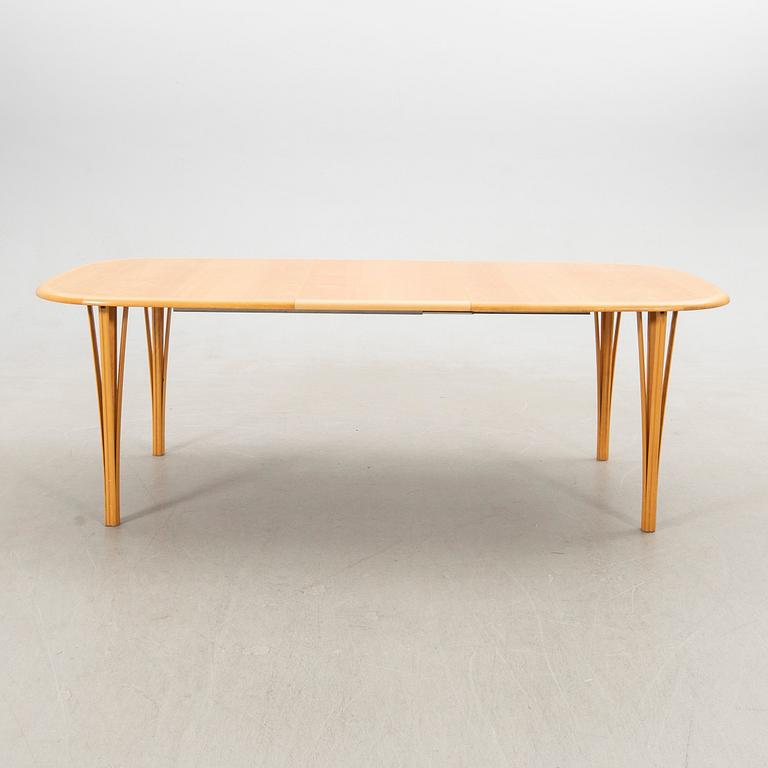 Matbord, "Timeless", Haslev Møbelsnedkeri, Danmark.