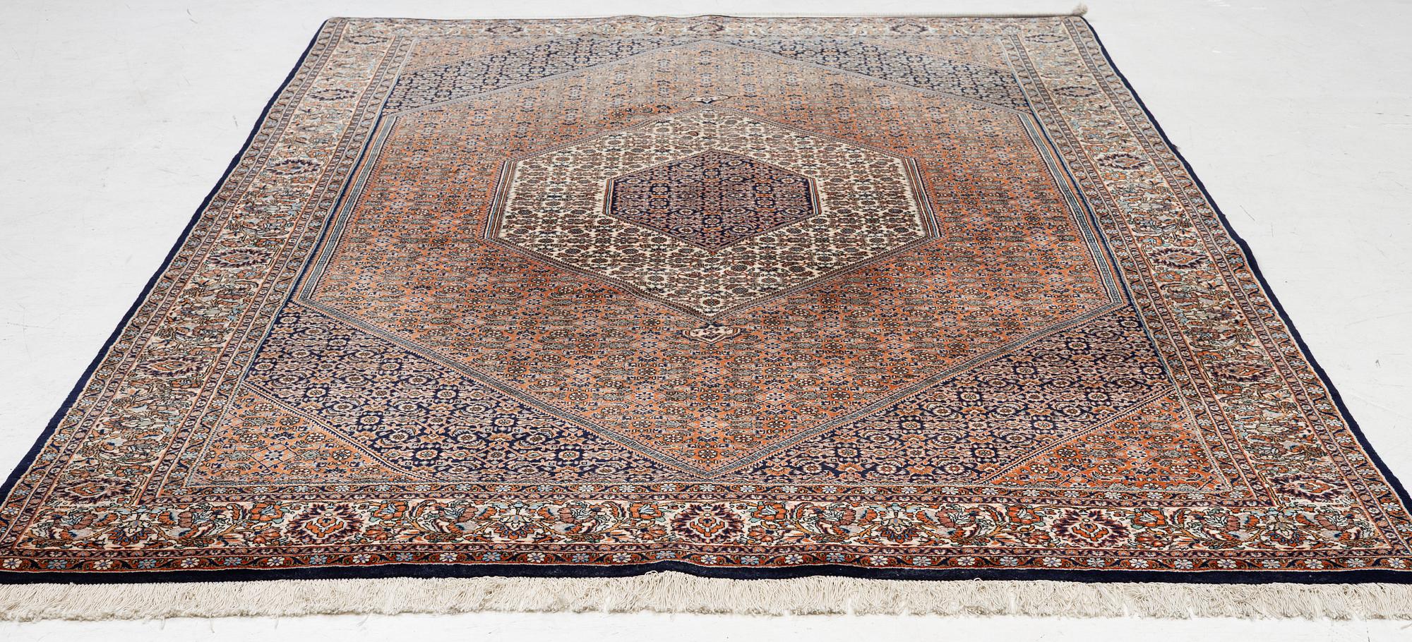 A Bidjar carpet a. 305 x 201 cm.