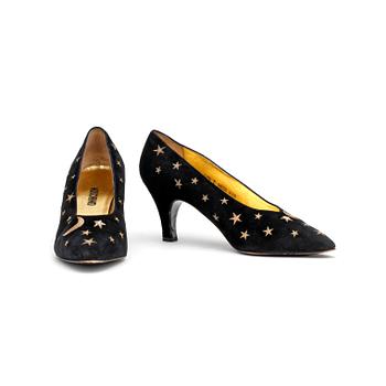 519. MOSCHINO, a pair of black suede pumps.Size 40,5.