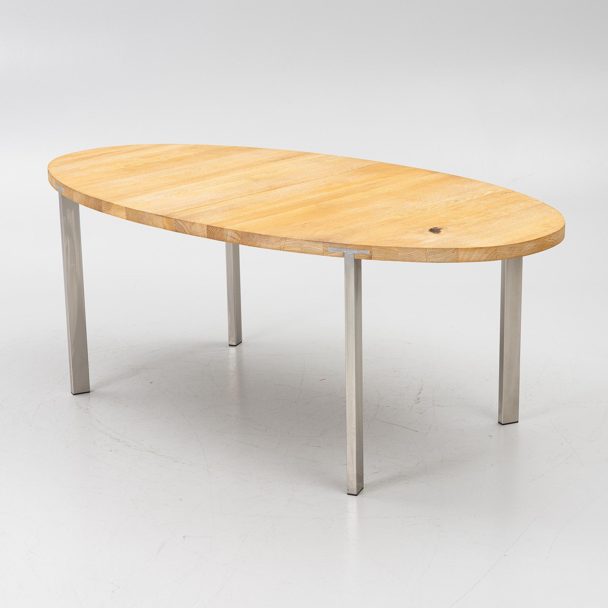 Nissen & Gehl, dining table, model "GM 210", Gramrode Møbelfabrik, Naver Collection, Danmark 2018.
