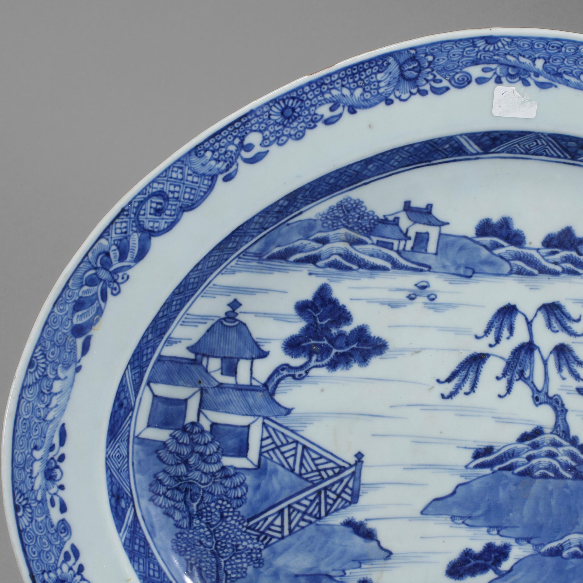 UNDERFAT, 2 st, porslin, Kina, 1700-tal.
