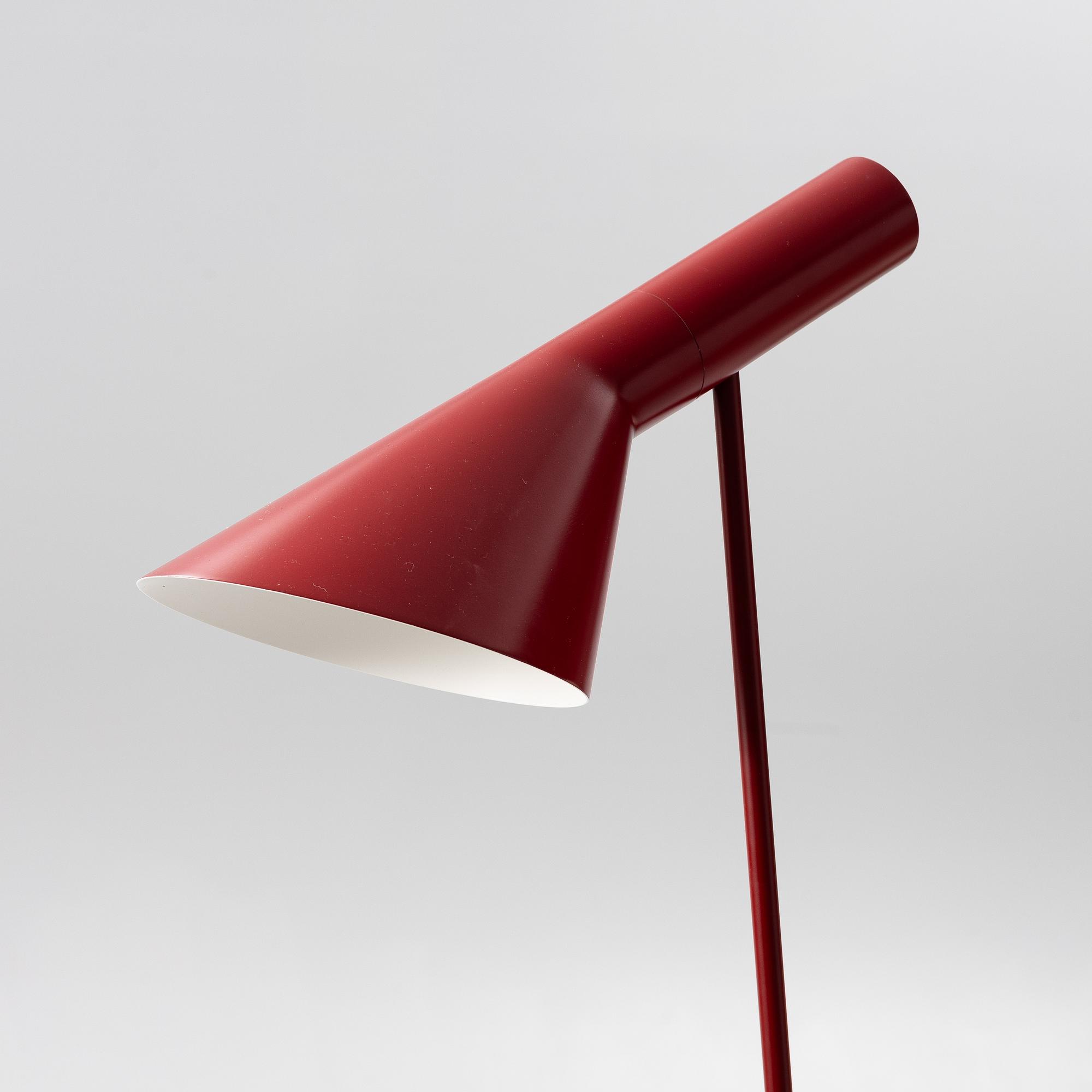 Arne Jacobsen, golvlampa, "AJ", Louis Poulsen, Danmark.