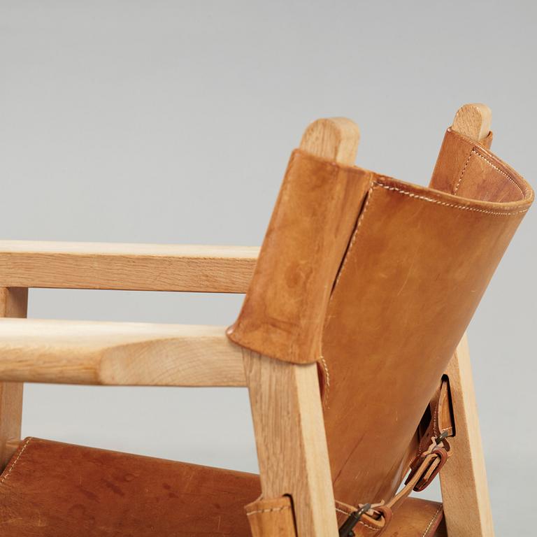 Børge Mogensen, A pair of Børge Mogensen oak and leather 'Spanish chairs', Fredericia Stolefabrik, Denmark.