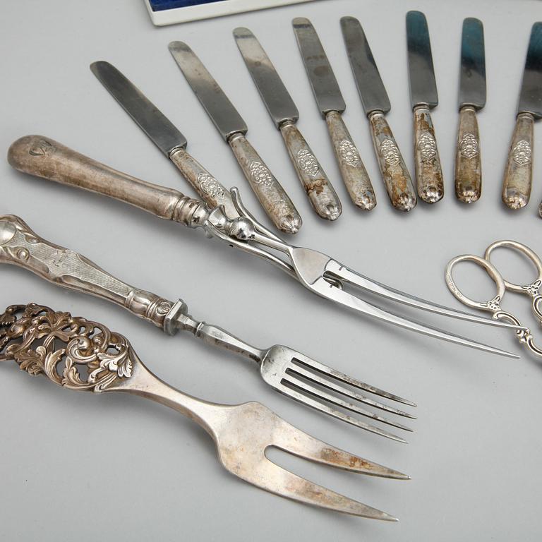 PARTI SILVER, bl.a Gösta Helenius, Åbo, 1938, vikt exklusive delar innehållandes metall ca 323 gram.