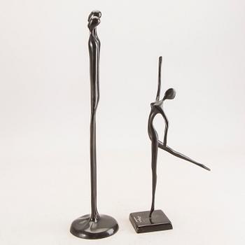 Bodrul Khalique,  och Louise Hederström skulpturer 2 st för IKEA 2000-2004 patinerad brons.