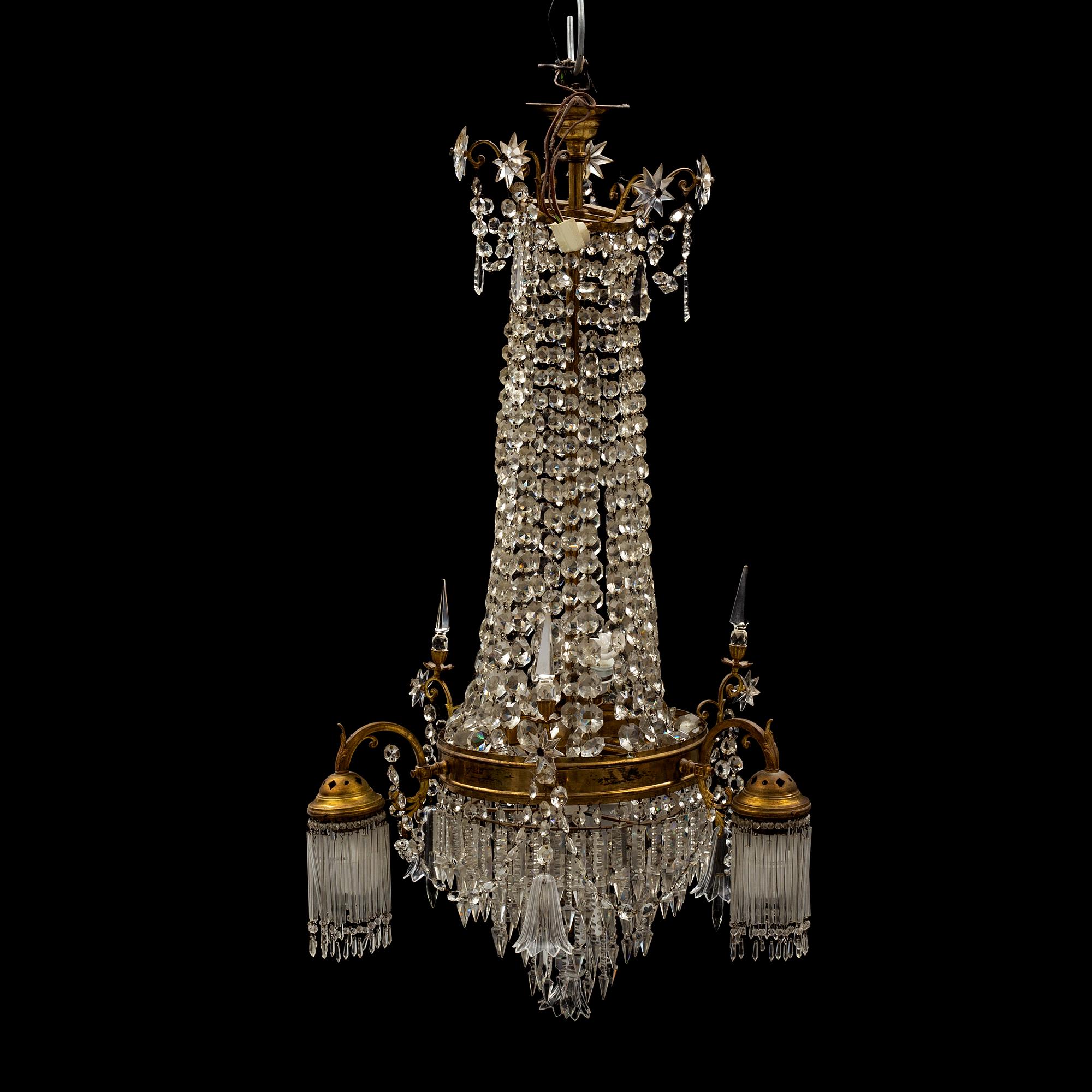 An early 20th century ceiling lamp.