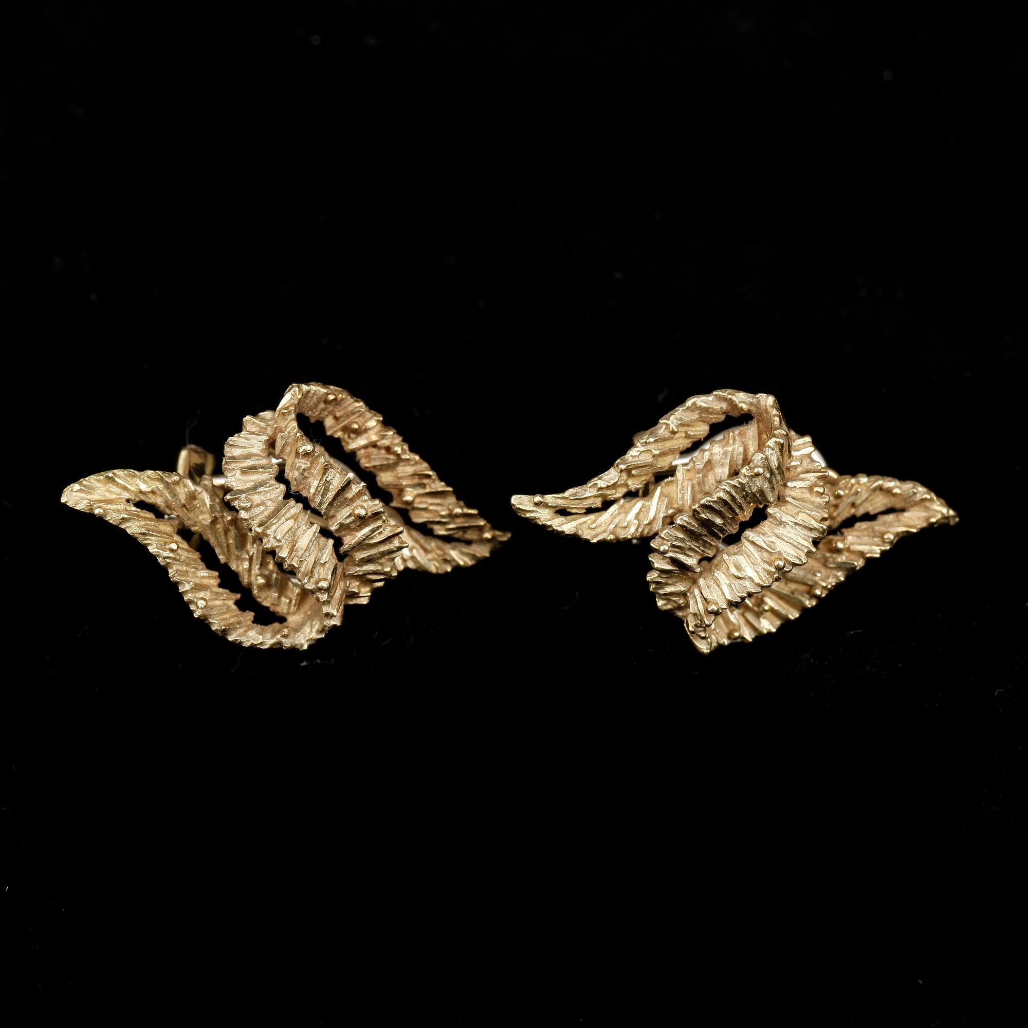 ÖRHÄNGEN, ett par, 18k guld. Vikt  ca11g.