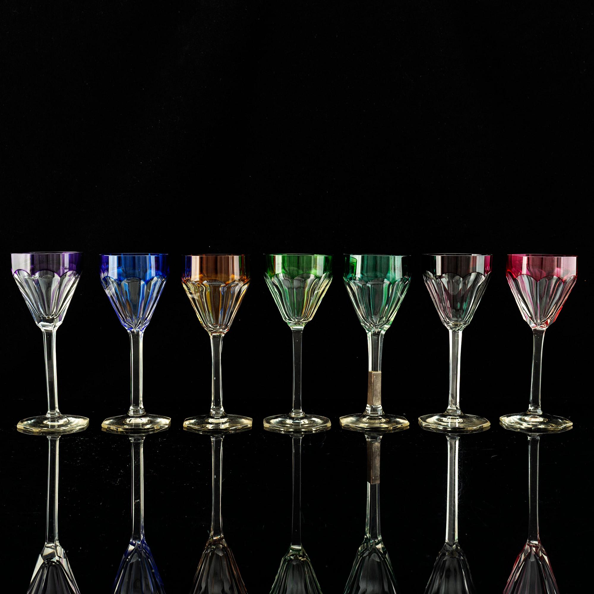12 pcs of early 20th Century glasses.