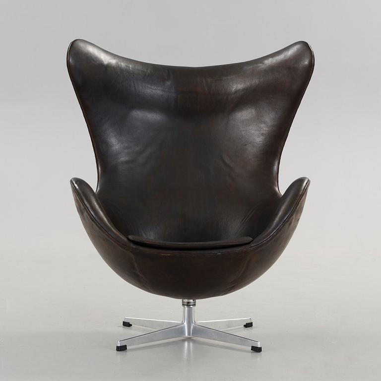 Arne Jacobsen, a black leather 'Egg' chair, Fritz Hansen, Denmark 1963.
