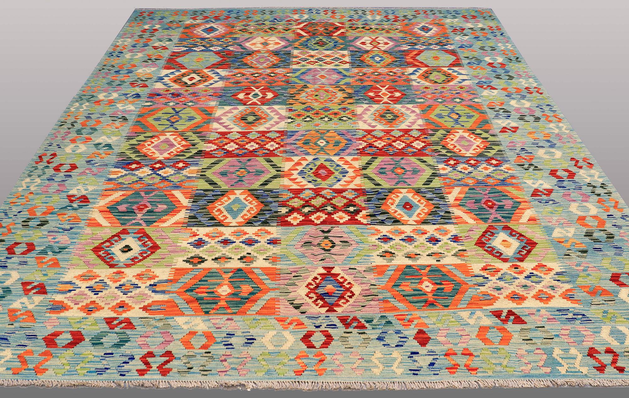 MATTA, Kelim, slätväv, 346 x 259 cm.