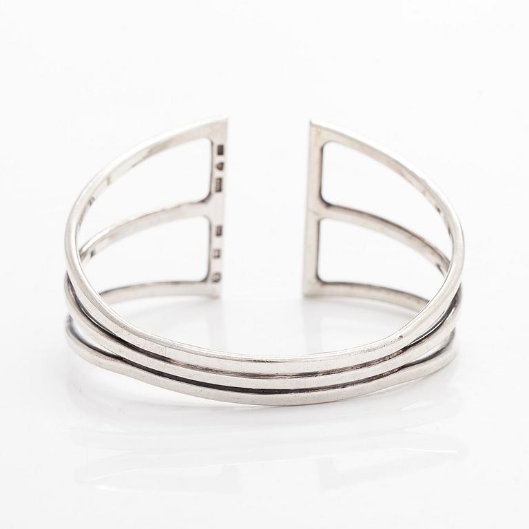 Kalevala Koru, rannekoru, hopeaa, Ethel Düne. Helsinki 1959.