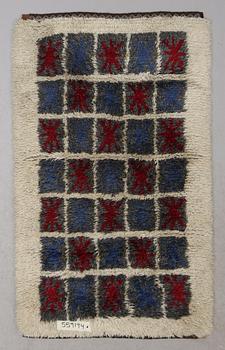 MATTA, rya. Ca 170 x 105 cm.