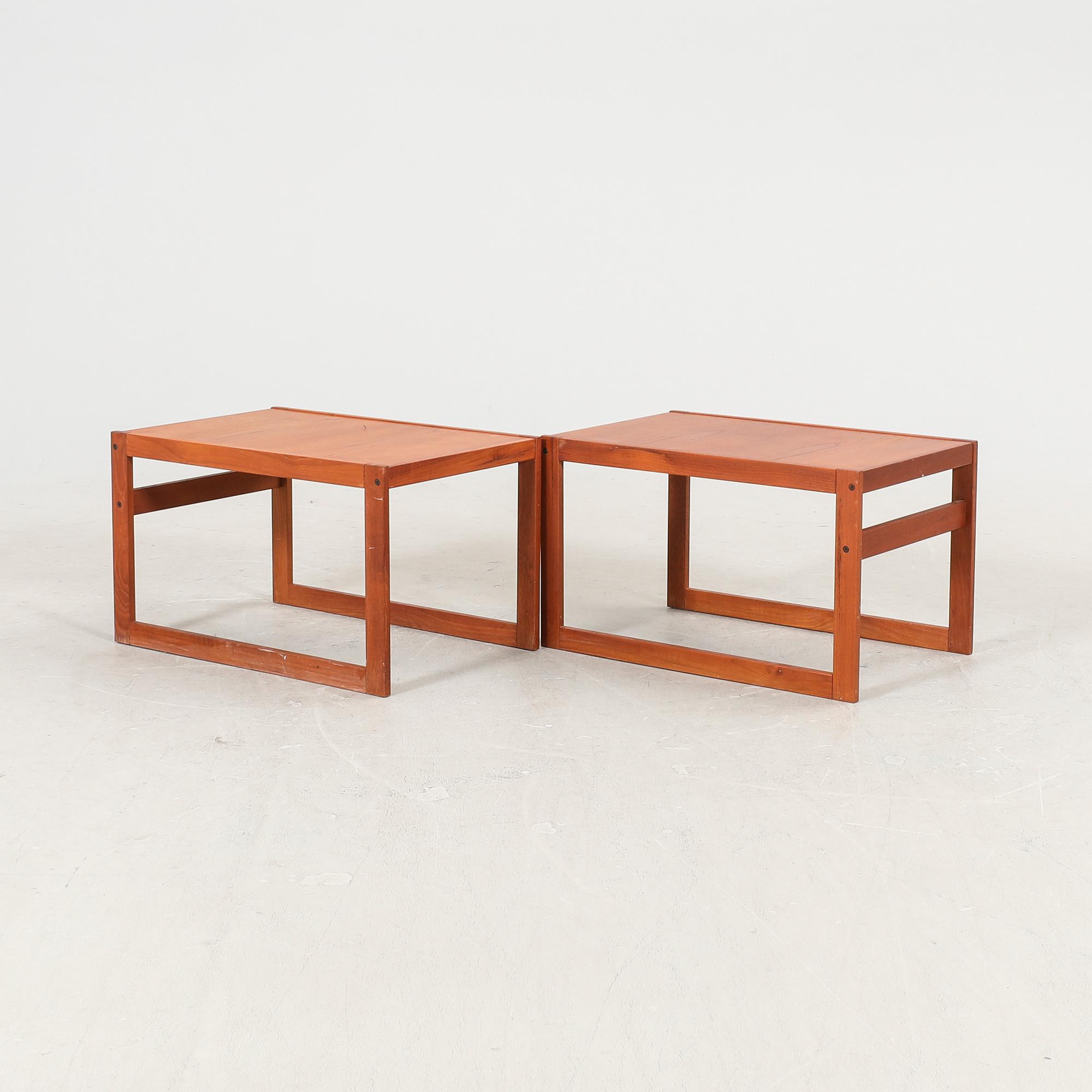 A pair of late 20th century side tables.