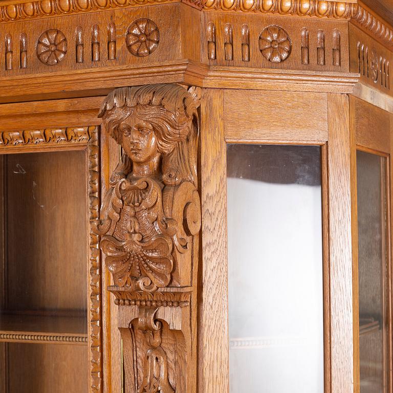 A renaissance revival cabinet, around the year 1900.