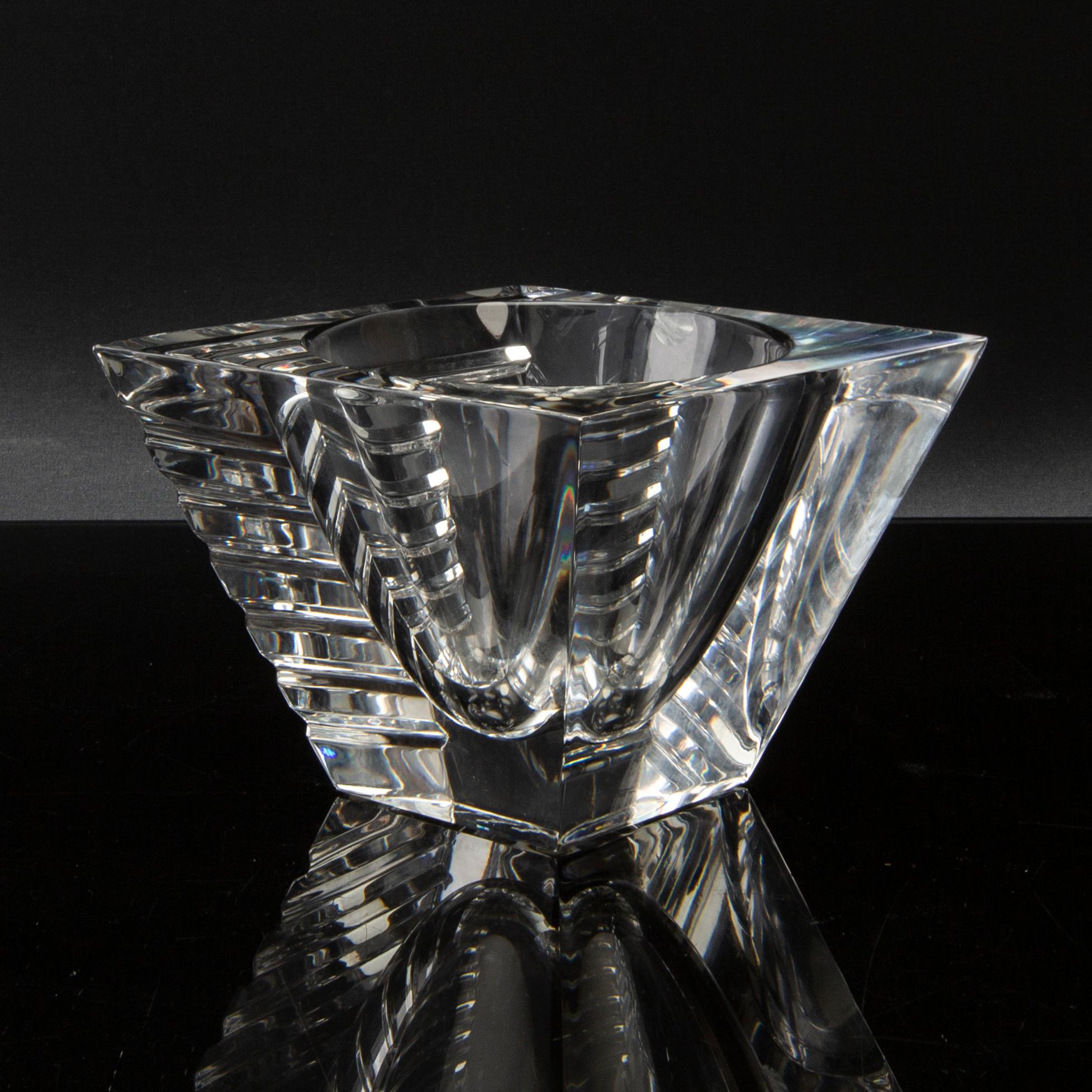 JAN JOHANSSON, two signed  Orrefors glass bowls. Models. 21th century.