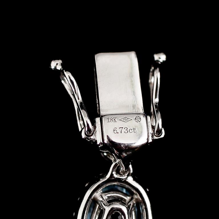 ARMBAND, 18 k vitguld, akvamariner totalt 6.73 ct, briljantslipade diamanter totalt 1.98 ct.