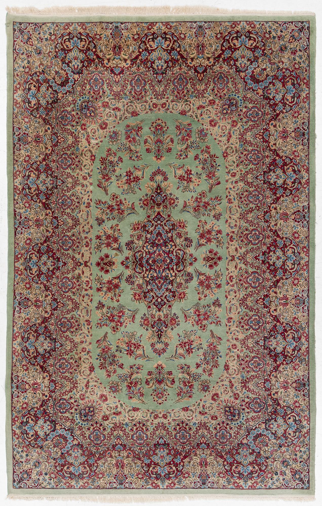 Rug, Kirman, approx. 290 x 185 cm.
