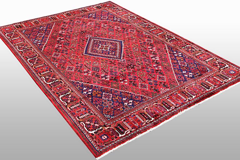 Carpet, Hosseinabad, ca 348 x 247 cm.