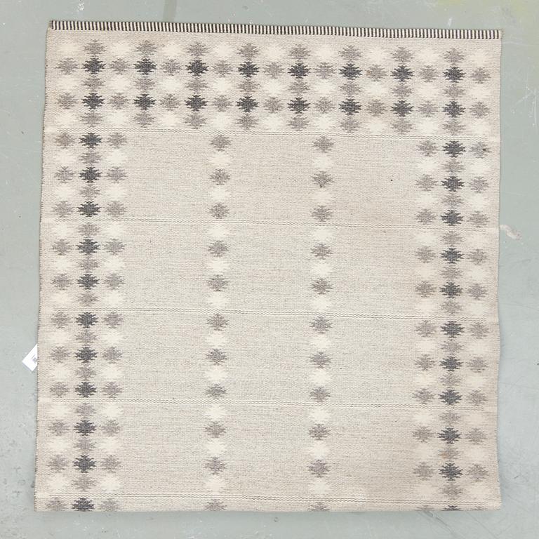 MATTA, Ingrid Dessau, signerad ID. Dubbelvävd. Ca 211x145 cm.