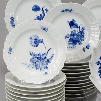 Royal Copenhagen, a part 'Blå Blomst' porcelain dinner and coffee service, Denmark (110 pieces).