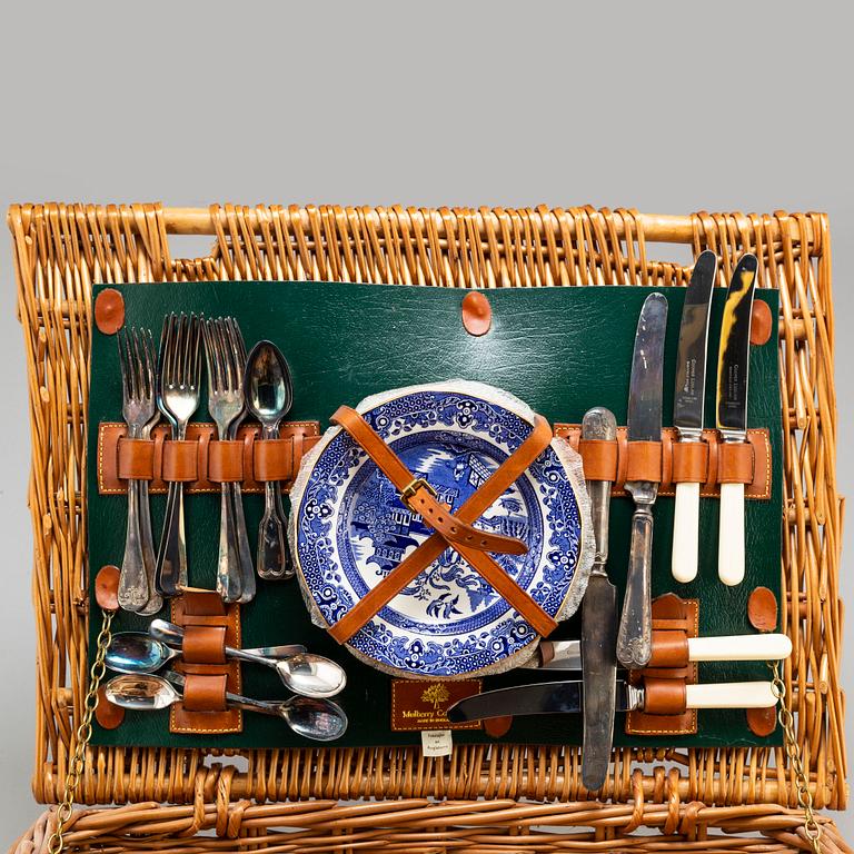 MULBERRY, a Mulberry Picnicbasket with tableware.