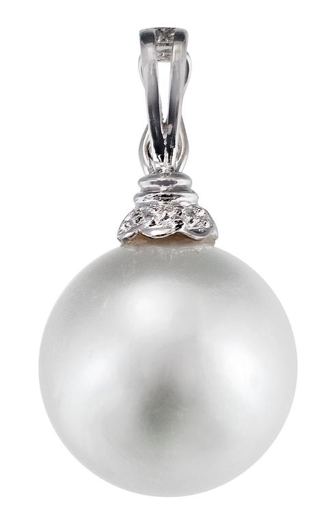 SOUTH SEA PEARL PENDANT.