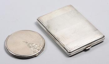 DOSA SAMT ETUI, silver, på en svensk importstämpel. 1900-talets första hälft.