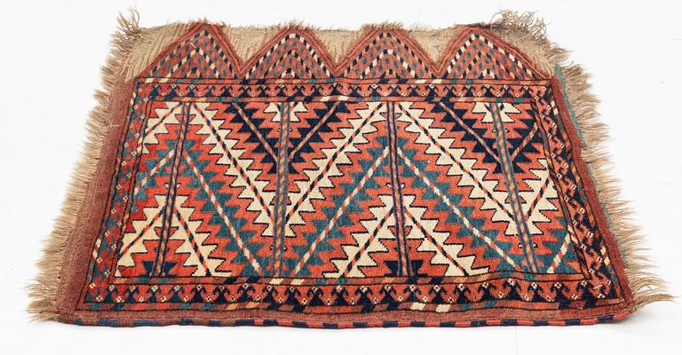 An antique Yomut Okbash, ca 63 x 51,5 cm.