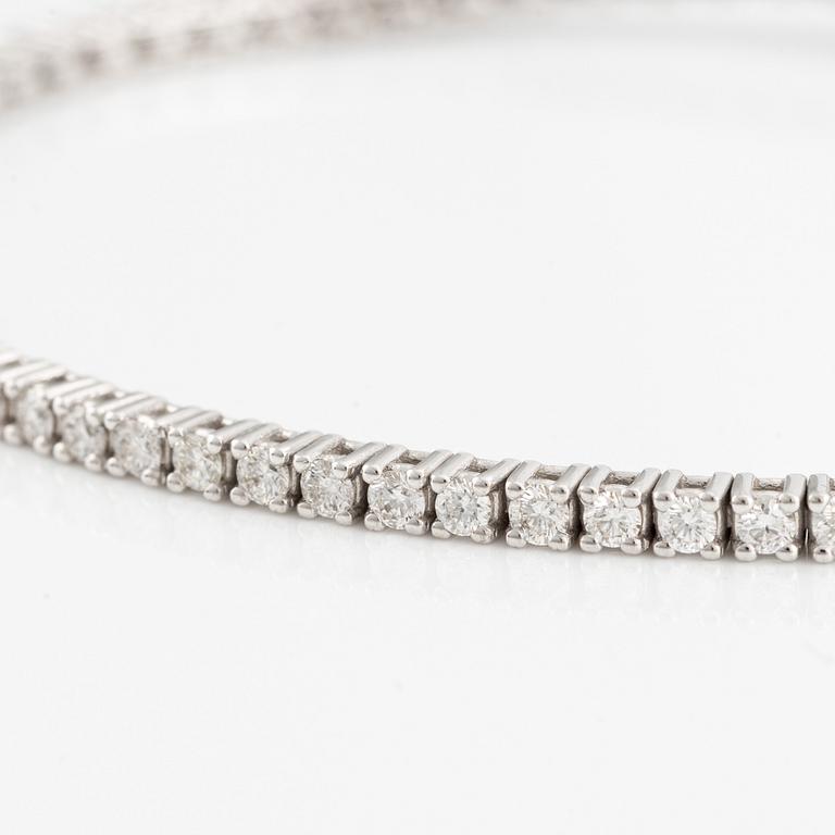 Tennis bracelet with brilliant-cut diamonds, including HRD report.
