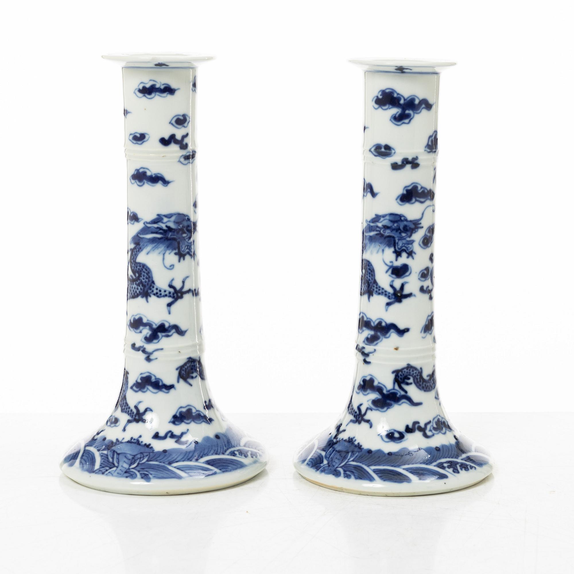 Ljusstakar, ett par, porslin, Kina, 1900-tal.